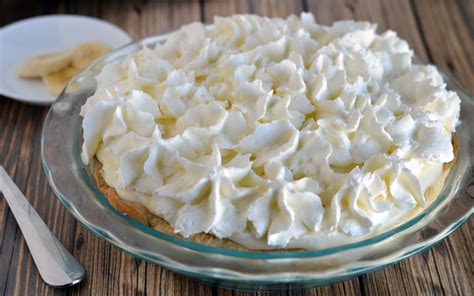 Add 1 cup of <b>cream</b>, milk, ¼ cup of sugar, and ½ teaspoon of vanilla extract, and bring the mix to a boil. . Cream pie latina
